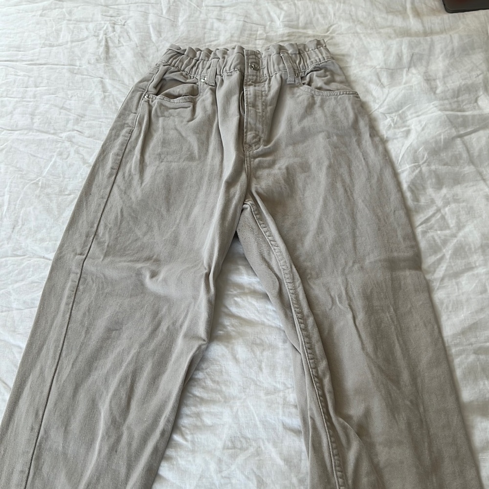 H&M ribbed jeans. Beige jeans.